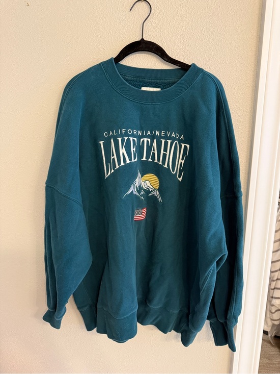 Abercrombie & Fitch Tops - Abercrombie and Fitch Lake Tahoe Sweatshirt